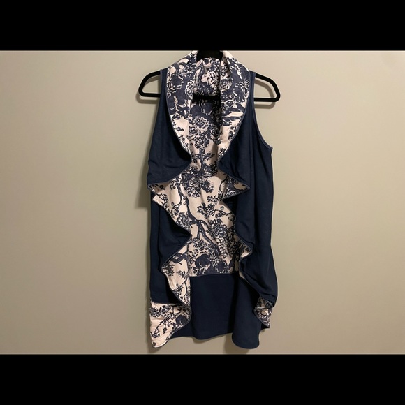 NWOT Reversible Blue & White Chinoiserie Cape / Vest - Picture 3 of 7